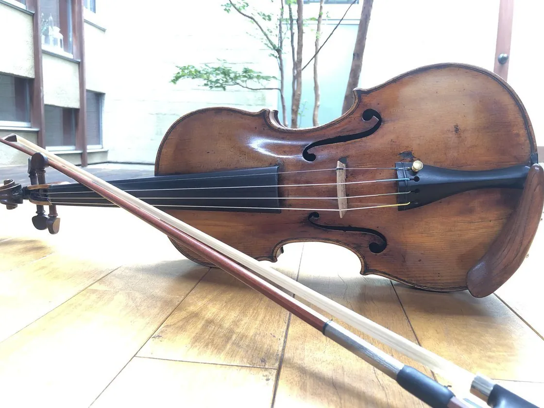 ヴァイオリンと弓